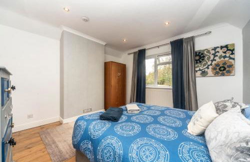 6 bedrooms beautiful home 3 bathrooms, quiet location with garden near Legoland Windsor Heathrow - Foto 33