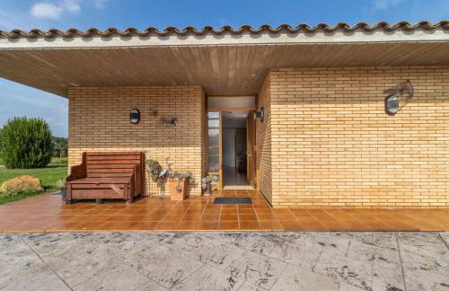 Can Noguer – Casa con piscina y jardín - Photo 3