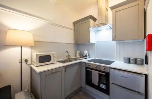 Coastal Nest - Cosy flat in Irvine town centre - 5 minute drive from beach - Foto 12