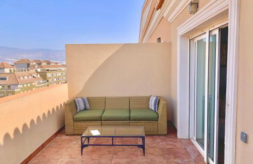 ÁTICO DELUXE entre CENTRO y PLAYA Salinas con TERRAZA, WIFI, PISCINA climatizada, GYM, SAUNA y GARAJE -Smart TV - Foto 38