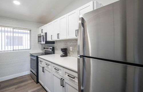 Spacious 2 Bedroom, 2 Bath, Pool, Free Parking, Gym - Foto 46