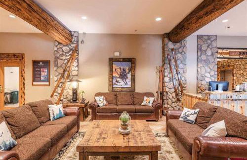 Stellar Location with Hot Tub Pool Steam Room & Gym Acces - Foto 6