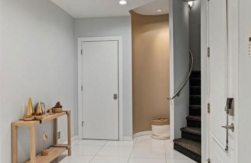 Piermont Waterfront Villa with Hot Tub - Photo 63