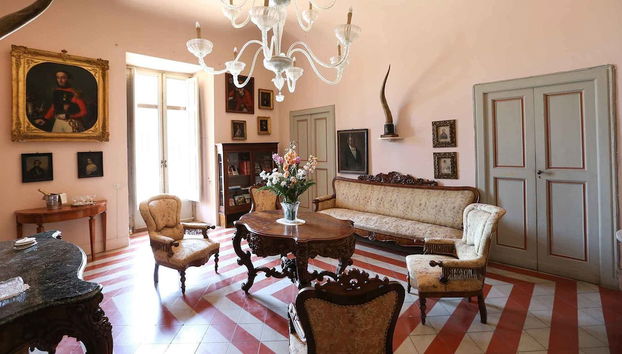 Coin salon dans le hall