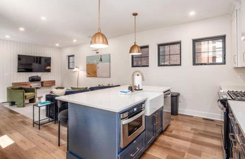 Rooftop Patio, Hot Tub and Games City Escape - Foto 17