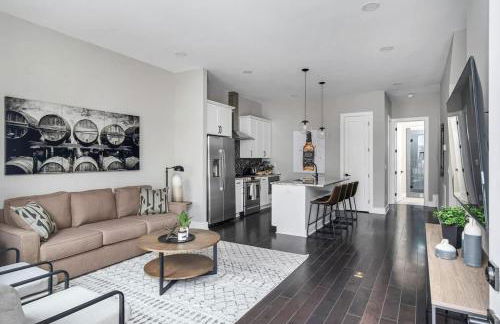 New Nashville Home - Rooftop Views - Hot Tub - Photo 1