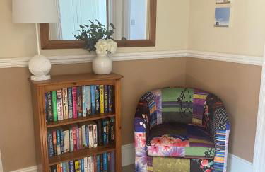 Ocean Terrace, Ilfracombe, 4 bedrooms, Sleeps 8, Stunning Sea Views, Parking, Garden, Pet Friendly - Foto 6