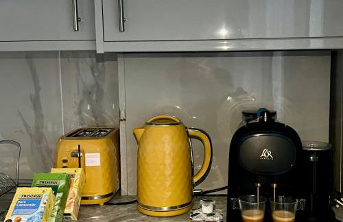 Ealing ,South Ealing, ,Richmond park ,Heathrow airport,Gunnesbury park,London - Foto 8