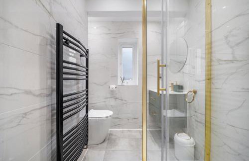 Milton Keynes 3BR, Stylish Home, Sleeps 5, Families Stays, Parking , Fast WiFi - Foto 37