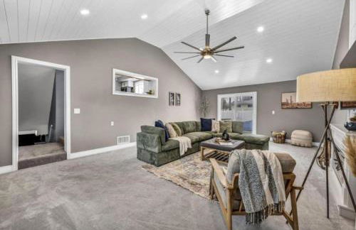 Swim and Relax In our Pool and Hot Tub and Recently Renovated - Foto 66