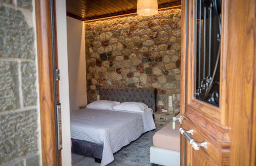 Liontos Rooms - Photo 36