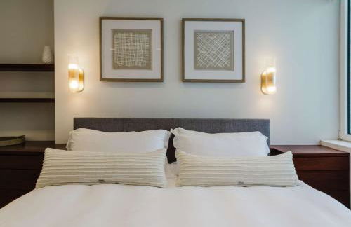 Private Beautiful Townhome w Zen Garden - Photo 12