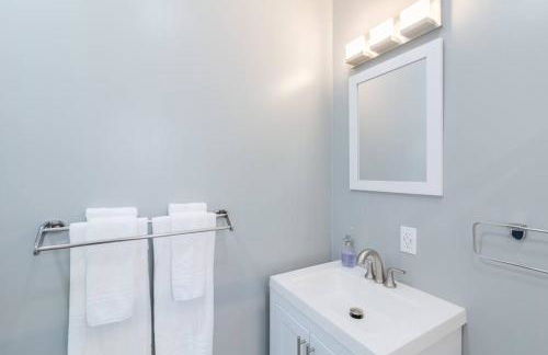 Modern Guesthouse w Private Patio and Hot Tub - Foto 23