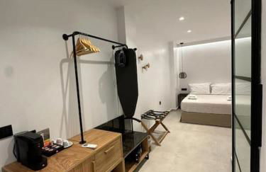 Bonita Luxury Room with Window - Photo 11