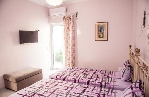 Plagia's Sunset Apartments - Photo 14