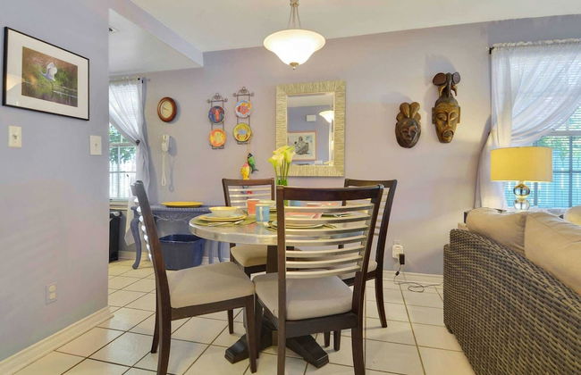 Lavender Jungle by Avantstay Great Location w/ Patio & Shared Pool! Week Long Stays Only - Foto 5