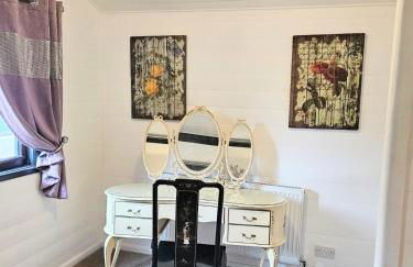 Magpie 1 Hot Tub HuntersMoon-Warminster-Bath-Wiltshire - Photo 9