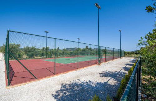 Queen Electra with pool and tennis court - Photo 27