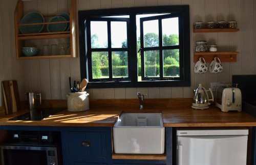 Large Luxury Shepherds Hut with Hot Tub nr Bath - Foto 12