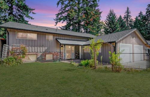 Riverside Home With a Rustic Charm - Foto 23