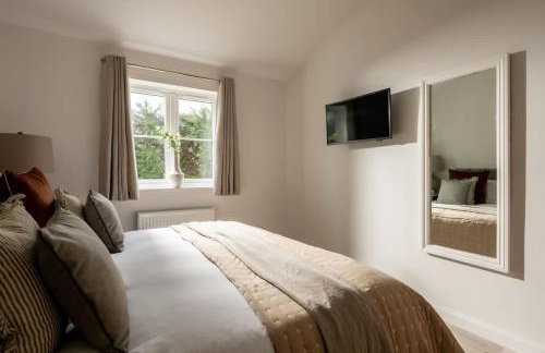 Goodwood - Modern Stay in Cotswolds with Hot Tub - Foto 14