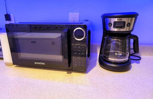 3 bedroom guest suite first floor unit with nice patio area right next to the MrC Hotel 10 minutes from Rodeo Drive Washer Dryer WIFI and more - Foto 11