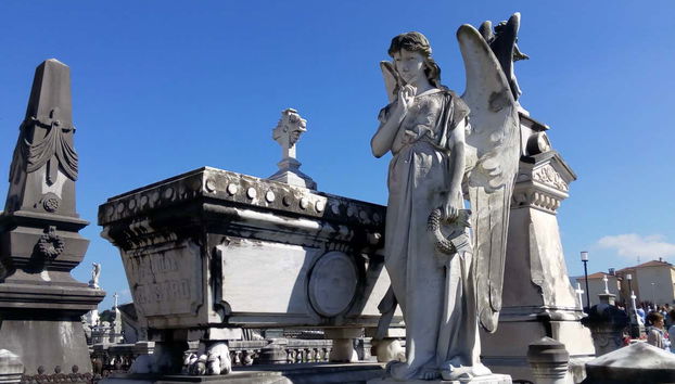 Statue de l'ange, tombeau de la Marquise de San Juan de Nieva