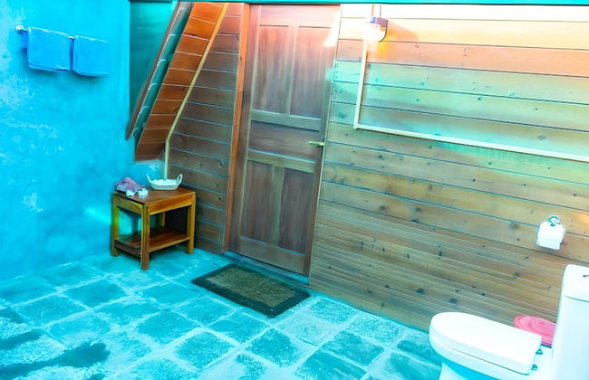 Dolphin Bay Cabana Resort - Photo 10