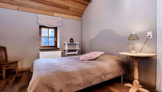 Rustic Holiday Home in Halleux - Photo 2, Room
