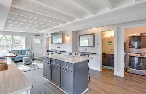 Modern Oak Island Escape 1 Mile to Long Beach! - Foto 9