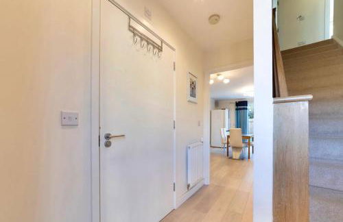 Pass the Keys 53 Austin Drive · Modern Townhouse near Addenbrookes Own Parking - Foto 17