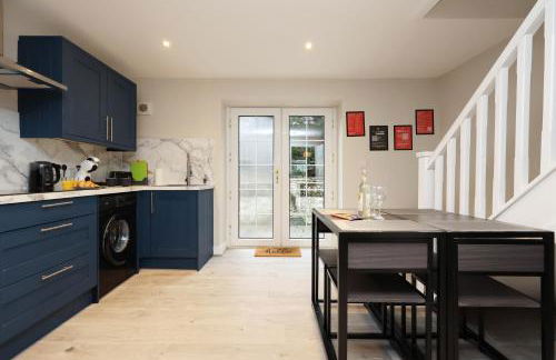 Perfect Booking 2 Bed Home in Merthyr Tydfil - Photo 17