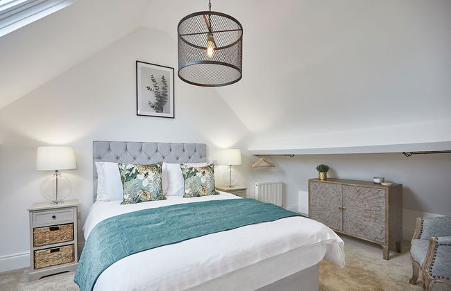 Host Stay Dunsley Chapel - Photo 31