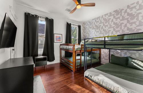 Pool Outdoor TV Fire Pit Game Room - Foto 30