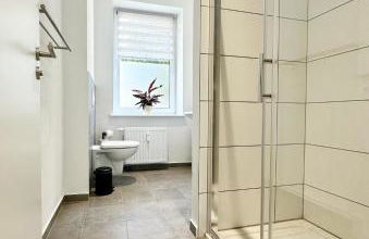 Modernes Apartment mit Queensize-Bett, NETFLIX, Küche, Erdgeschoss, Nähe AMEOS Klinik - Foto 42