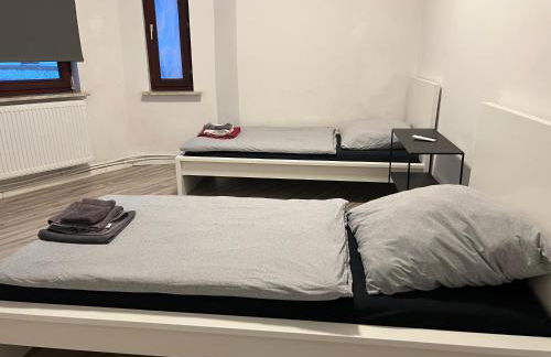 Monteur & Ferienwohnung mit Balkon, 3 Schlafzimmer & Platz für 6 Personen - Photo 9