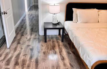 Lake Balboa Modern 4 Bedroom 3 Bath Glam Charmer - Foto 28