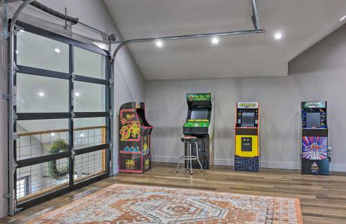 Lavish Riverfront Escape with Gas Grill! - Foto 2