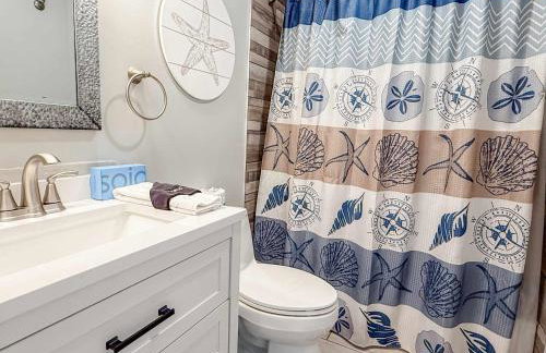 Spacious house- Deep Water Dock Pool Golf Cart Rental available - Foto 53