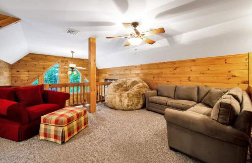 Massive Log Chalet with Hot Tub - Foto 33