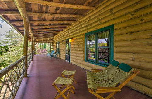 The Red Pine Cabin with Private Pond and Dock! - Foto 29