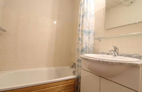 Charmant appart pour 4 au centre de Lanslevillard, balcon, parking - FR-1-508-201 - Foto 4