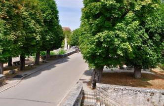 confortable maison familiale à l'entrée du village médiéval - Foto 15