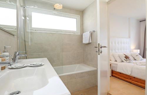 Nirvana - Luxury Villa with heated pool - Photo 29