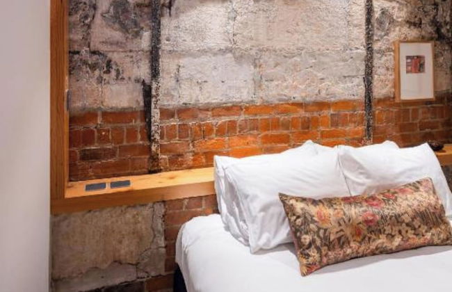 The Thomas Gregg Apartments - Photo 5