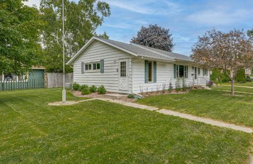 Beautiful 3BR Home Near Lake MI - Photo 44