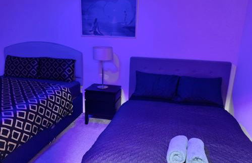 Ibiza Royale -Sleeps 6-Free Parking -Wi-Fi - Foto 16