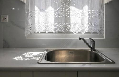 Lydia's West Apartment - Photo 19