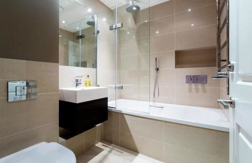 Veeve - Garden Square Serenity - Photo 8