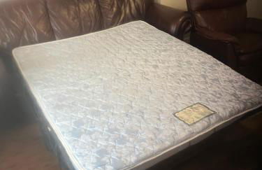 THE Clubhouse MASTERS GOLF THEMED 1 KING BED 1 BATH FURNISHED APARTMENT FULL SIZE KITCHEN FULL SIZE LEATHER PULL OUT SLEEPER SOFA IN LIVING ROOM & FULL SIZE LEATHER SOFA 1 GIG FIBER INTERNET DIRECTV PREMIUM PACKAGE ALL SPORTS & MOVIE CHANNELS & DVR - Foto 15